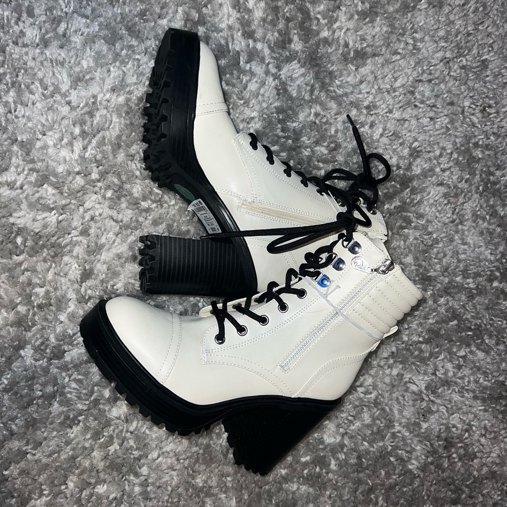 High heel boots